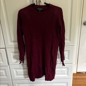 Banana Republic Burgundy Crew Neck Sweater